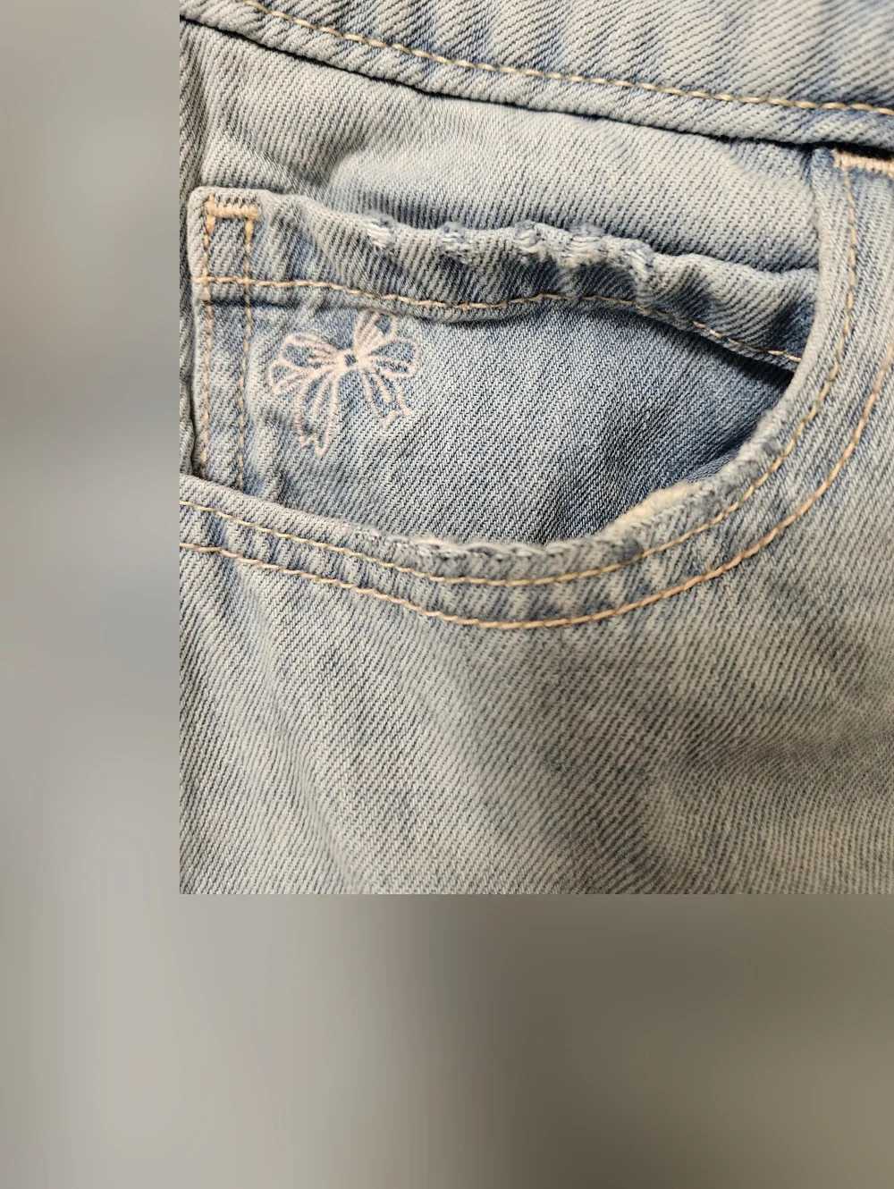 Hollister NWOT Light Blue Low Rise Baggy Denim Shorts/Jorts With Bow Embroidery